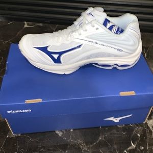 Mizuno Volleyball Shoes, brand new